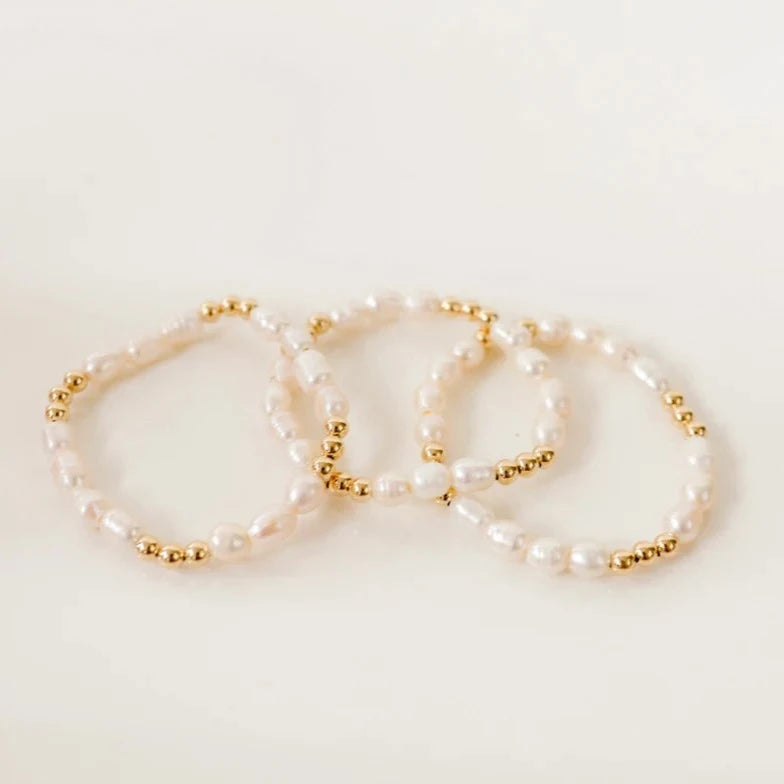 Beaded Blondes | Willow Pearl Bracelet in Gold - bestdisneylandrvpark